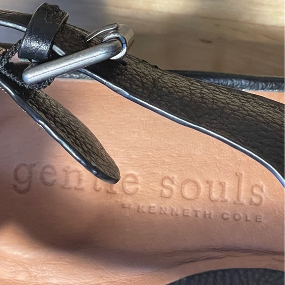 Gentle Souls by Kenneth Cole Women's Gisele Leather Platform Wedge Sandals - Picture 11 of 14